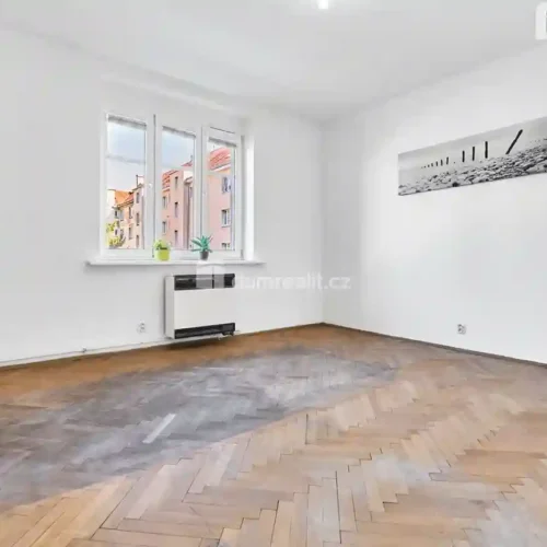 další prostorný pokoj byt 4+1 Karlovy Vary