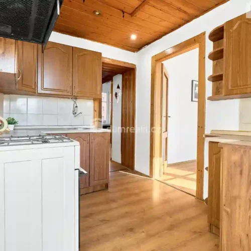 kuchyň s jídelním koutem byt 4+1 Karlovy Vary