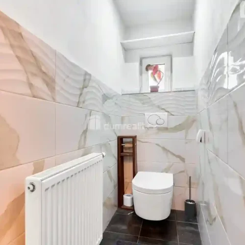 moderní koupelna se sprchou rodinný dům Oloví