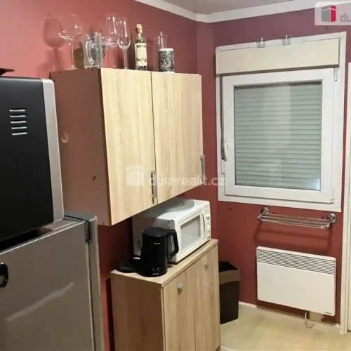 interiré chatky na stavebním pozemku