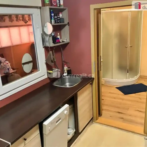 Stavební pozemek interiér